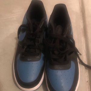 Tennis shoes- boys/Men